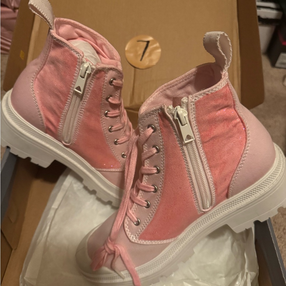 Palladium Revolt Hi Tx Pink Hand Painted Canvas Sneakers